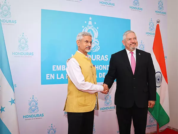 होंडुरन विदेश मंत्री भारत दौरे पर, New Delhi में दूतावास का किया उद्घाटन होंडुरन विदेश मंत्री भारत दौरे पर, New Delhi में दूतावास का किया उद्घाटन