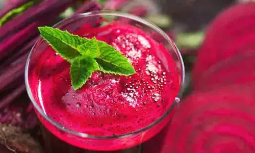 Beetroot Smoothie: शरीर को पूरे दिन ऊर्जावान बनाए रखेगा ये हेल्दी ड्रिंक Beetroot Smoothie: शरीर को पूरे दिन ऊर्जावान बनाए रखेगा ये हेल्दी ड्रिंक