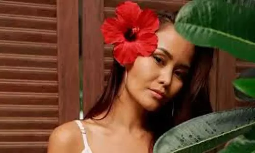 Skin Care:गर्मी में गुलाब सा निखरेगा चेहरा, गुड़हल को इन 5 तरीकों से करें स्किन केयर में शामिल Skin Care:गर्मी में गुलाब सा निखरेगा चेहरा, गुड़हल को इन 5 तरीकों से करें स्किन केयर में शामिल