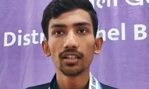मोतिहारी के रवि यादव ने तलवारबाजी में जीता कांस्य पदक मोतिहारी के रवि यादव ने तलवारबाजी में जीता कांस्य पदक
