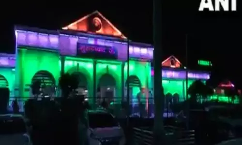Operation Sindoor के लिए सशस्त्र बलों के सम्मान में मुरादाबाद रेलवे डिवीजन को तिरंगे से रोशन किया गया Operation Sindoor के लिए सशस्त्र बलों के सम्मान में मुरादाबाद रेलवे डिवीजन को तिरंगे से रोशन किया गया