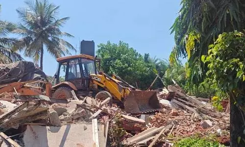 Malad: BMC के अवैध निर्माणों पर वार
