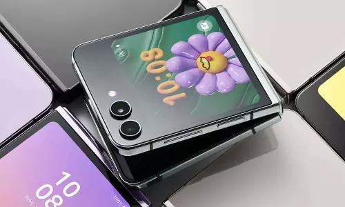 Samsung Galaxy Z Flip 7 FE के फीचर्स और Price लीक, अब इस कीमत में होगा लॉन्च Samsung Galaxy Z Flip 7 FE के फीचर्स और Price लीक, अब इस कीमत में होगा लॉन्च