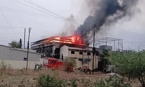 Solapur: तौलिया फैक्ट्री हादसे में आठ श्रमिकों की जान गई Solapur: तौलिया फैक्ट्री हादसे में आठ श्रमिकों की जान गई