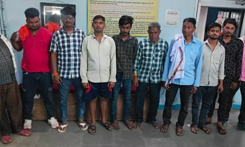 रायपुर बालोद और राजनांदगांव के जुआरी धमतरी में पकड़ाए, 1 लाख 38 हजार जब्त रायपुर बालोद और राजनांदगांव के जुआरी धमतरी में पकड़ाए, 1 लाख 38 हजार जब्त
