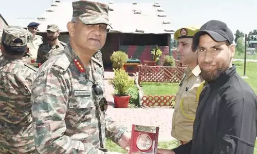 GoC 15 कोर ने दक्षिण कश्मीर में सुरक्षा स्थिति की समीक्षा की GoC 15 कोर ने दक्षिण कश्मीर में सुरक्षा स्थिति की समीक्षा की