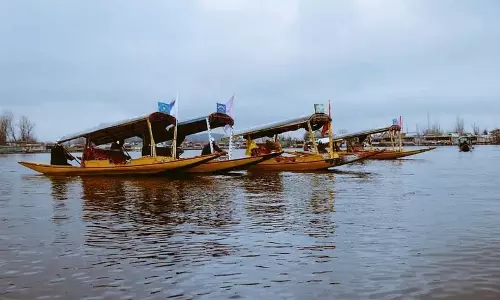 पर्यटकों से गुलजार रहने वाले सोनमर्ग और मानसबल रिसॉर्ट अब सूने