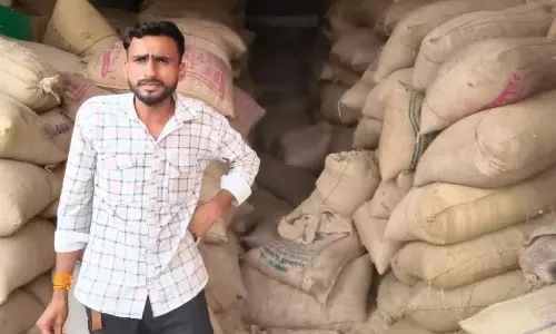 Mirzapur: मंडी अधिकारियों ने पकड़ा 867 कुंतल गेहूं की जमाखोरी, किया जुर्माना Mirzapur: मंडी अधिकारियों ने पकड़ा 867 कुंतल गेहूं की जमाखोरी, किया जुर्माना