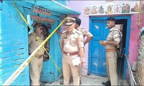Shahjahanpur: महिला का शव सूटकेस में बंद मिला