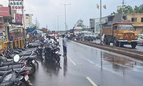 Karnataka : टिकोटा में पार्किंग की समस्या