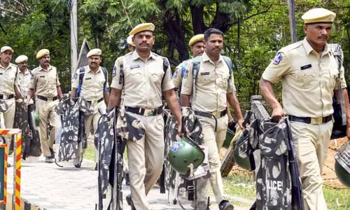 Hyderabad: ISIS से जुड़ी आतंकी गतिविधियों का खुलासा Hyderabad: ISIS से जुड़ी आतंकी गतिविधियों का खुलासा