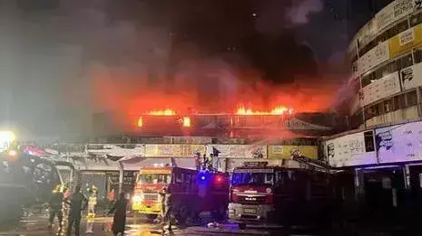 Kozhikode के नए बस स्टैंड में आग, दमकल बल आज करेगा घटनास्थल का निरीक्षण Kozhikode के नए बस स्टैंड में आग, दमकल बल आज करेगा घटनास्थल का निरीक्षण