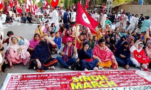 Pak: सिंधियन नेशनल कांग्रेस ने भूमि अधिग्रहण, जबरन गायब किए जाने के विरोध में मार्च निकाला