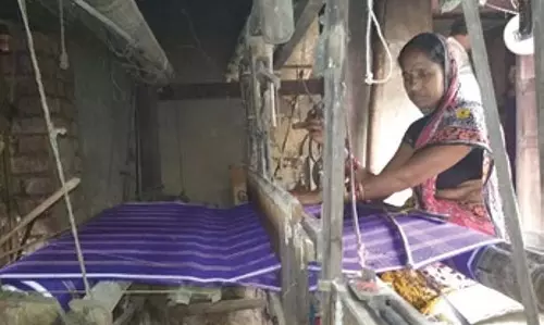 Odisha के केंद्रपाड़ा में बुनकरों के गांव के विकास में देरी
