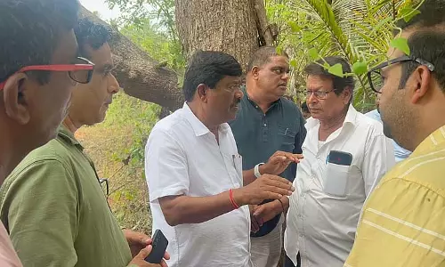 जुआरी नदी बांदरा परियोजना पर विरोध के बीच Goa विधायक ने फल्नेम का दौरा किया जुआरी नदी बांदरा परियोजना पर विरोध के बीच Goa विधायक ने फल्नेम का दौरा किया