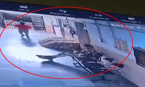 कैदी के फरार होने का LIVE वीडियो, सरकारी अस्पताल में हड़कंप कैदी के फरार होने का LIVE वीडियो, सरकारी अस्पताल में हड़कंप