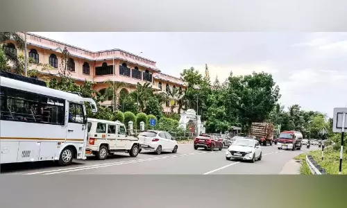 अयूर में ट्रैफिक जाम; स्थायी समाधान अभी बहुत दूर