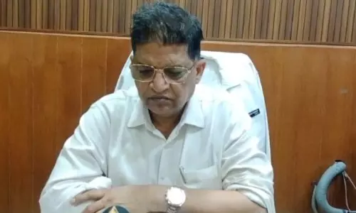 Ghaziabad: अस्पताल में बाहर की दवाएं लिखने पर डॉक्टर पर सख्त कार्रवाई Ghaziabad: अस्पताल में बाहर की दवाएं लिखने पर डॉक्टर पर सख्त कार्रवाई