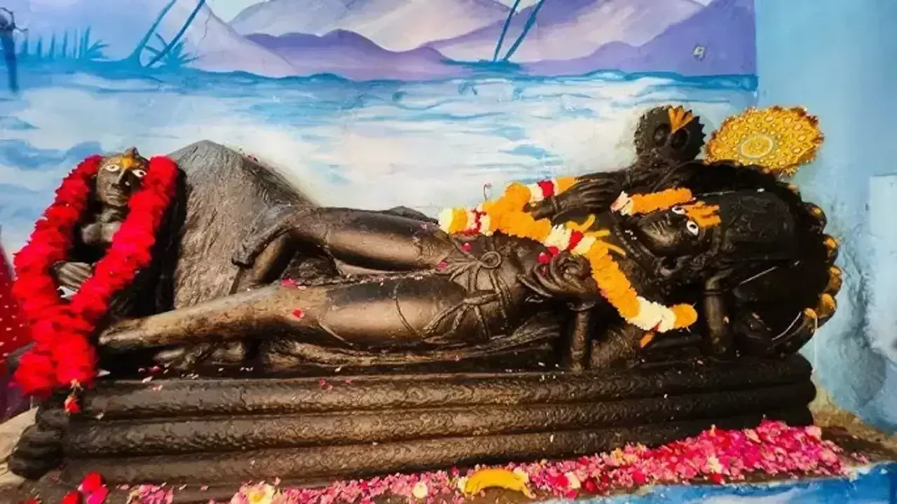 Pushkar में विराजमान है भगवान विष्णु की प्राचीनतम मूर्ति, जुड़ी है ब्रह्मा जन्म की कथा