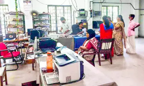 Kerala : पझायाकुन्नुम्मल ग्राम कार्यालय कैंटीन में संचालित होता Kerala : पझायाकुन्नुम्मल ग्राम कार्यालय कैंटीन में संचालित होता
