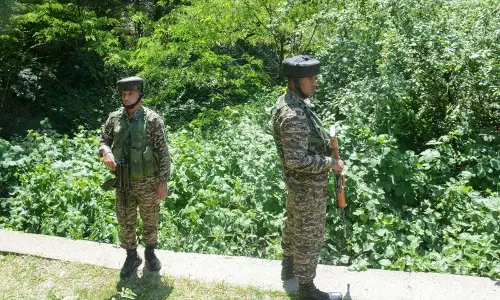 घुसपैठ की संदिग्ध कोशिश को लेकर पुलिस ने Poonch में 18 जगहों पर छापेमारी की
