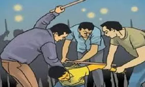Ghaziabad: तस्वीर लेने से रोका तो युवती और परिवार पर हमला