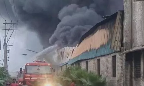 Jalandhar: टायर फैक्ट्री में भारी आग, कोई हताहत नहीं