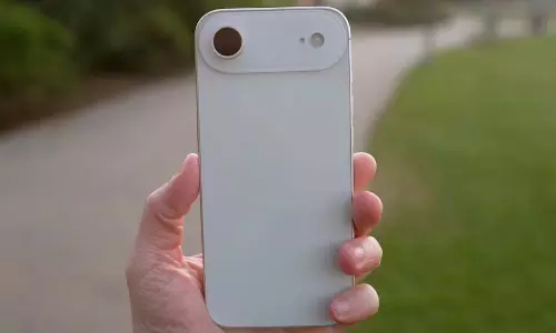 सबसे पतले iPhone डिटेल्स लीक, Galaxy S25 Edge से भी होगा छोटा!