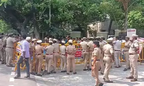 Chennai : पुलिस आयुक्त कार्यालय में महिला ने खुद को आग लगाने का प्रयास किया