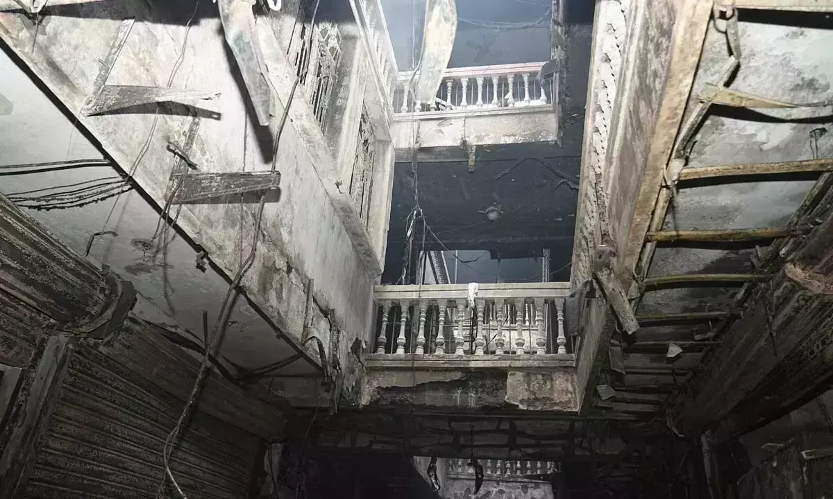 अग्निशमन दल ने तुरंत कार्रवाई की, एक और आग में फंसे 50 लोगों को बचाया