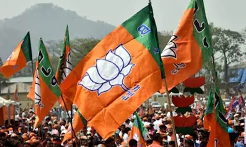 BJP ने सांबा-कठुआ, रियासी, मीरान साहिब में तिरंगा रैलियां निकालीं BJP ने सांबा-कठुआ, रियासी, मीरान साहिब में तिरंगा रैलियां निकालीं
