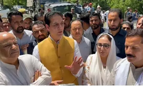 नियंत्रण रेखा पर नागरिकों पर हमला पाकिस्तान के नैतिक दिवालियापन को दर्शाता: BJP नियंत्रण रेखा पर नागरिकों पर हमला पाकिस्तान के नैतिक दिवालियापन को दर्शाता: BJP