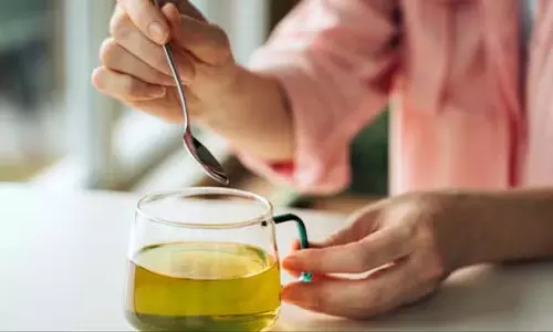 क्या आप चिंतित और तनावग्रस्त महसूस कर रहे हैं? समझदारी से खाएं क्या आप चिंतित और तनावग्रस्त महसूस कर रहे हैं? समझदारी से खाएं