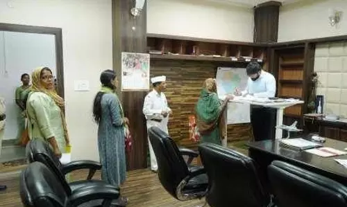 कलेक्टर व्यास ने जनदर्शन में सुनी आमजनों की समस्या
