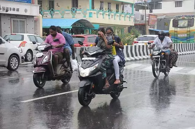 Tamil Nadu में बहुत भारी बारिश की नारंगी चेतावनी Tamil Nadu में बहुत भारी बारिश की नारंगी चेतावनी