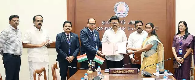 सरकारी कर्मचारियों के लिए जीवन एवं दुर्घटना बीमा: CM की उपस्थिति में बैंकों के साथ समझौते पर हस्ताक्षर सरकारी कर्मचारियों के लिए जीवन एवं दुर्घटना बीमा: CM की उपस्थिति में बैंकों के साथ समझौते पर हस्ताक्षर