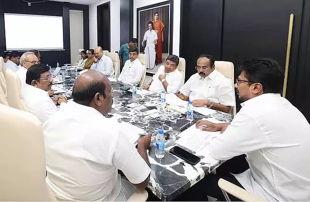 20 लाख कॉलेज छात्रों को लैपटॉप: Deputy CM ने परियोजना में तेजी लाने के निर्देश दिए 20 लाख कॉलेज छात्रों को लैपटॉप: Deputy CM ने परियोजना में तेजी लाने के निर्देश दिए