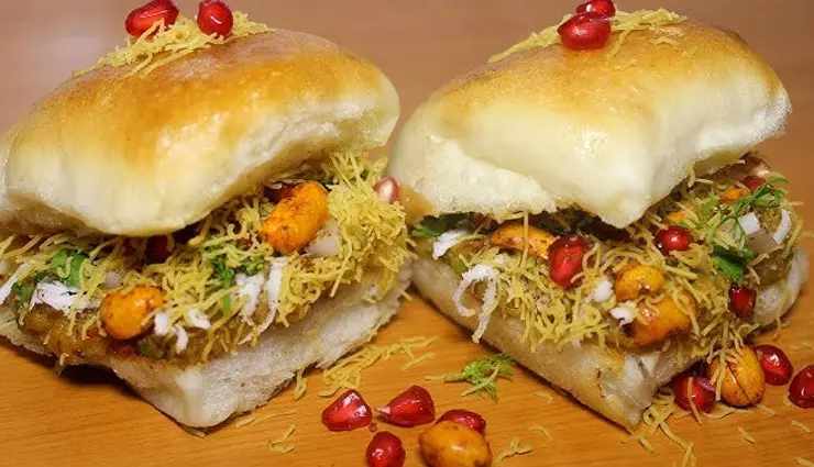 Dabeli: इस स्ट्रीट फूड को मिस न करें Dabeli: इस स्ट्रीट फूड को मिस न करें