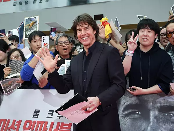 Tom Cruise ने कहा- वह 100 साल की उम्र तक फिल्में बनाते रहेंगे Tom Cruise ने कहा- वह 100 साल की उम्र तक फिल्में बनाते रहेंगे