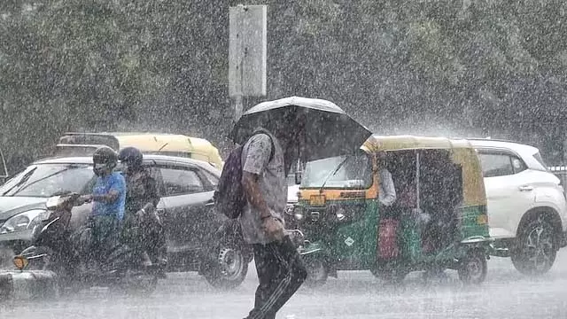 अगले एक सप्ताह तक भारी बारिश का अनुमान: बेंगलुरु समेत 13 जिलों के लिए येलो अलर्ट घोषित अगले एक सप्ताह तक भारी बारिश का अनुमान: बेंगलुरु समेत 13 जिलों के लिए येलो अलर्ट घोषित