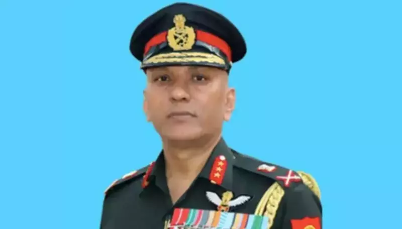 उत्तरी सेना प्रमुख लेफ्टिनेंट जनरल प्रतीक शर्मा ने कश्मीर की सुरक्षा स्थिति समीक्षा की उत्तरी सेना प्रमुख लेफ्टिनेंट जनरल प्रतीक शर्मा ने कश्मीर की सुरक्षा स्थिति समीक्षा की
