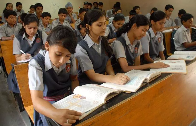 Punjab: गुणवत्ता के मुद्दे पर स्कूल प्रमुख यूनिफॉर्म लेने से ‘अनिच्छुक’ Punjab: गुणवत्ता के मुद्दे पर स्कूल प्रमुख यूनिफॉर्म लेने से ‘अनिच्छुक’