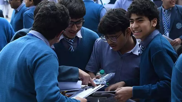 Delhi शिक्षा निदेशालय ने स्कूल-आधारित इंटर्नशिप के सत्यापन को सख्त किया Delhi शिक्षा निदेशालय ने स्कूल-आधारित इंटर्नशिप के सत्यापन को सख्त किया