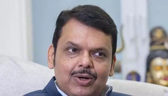 Mumbai: फसल लोन में CIBIL स्कोर मांगने पर फडणवीस नाराज़ Mumbai: फसल लोन में CIBIL स्कोर मांगने पर फडणवीस नाराज़