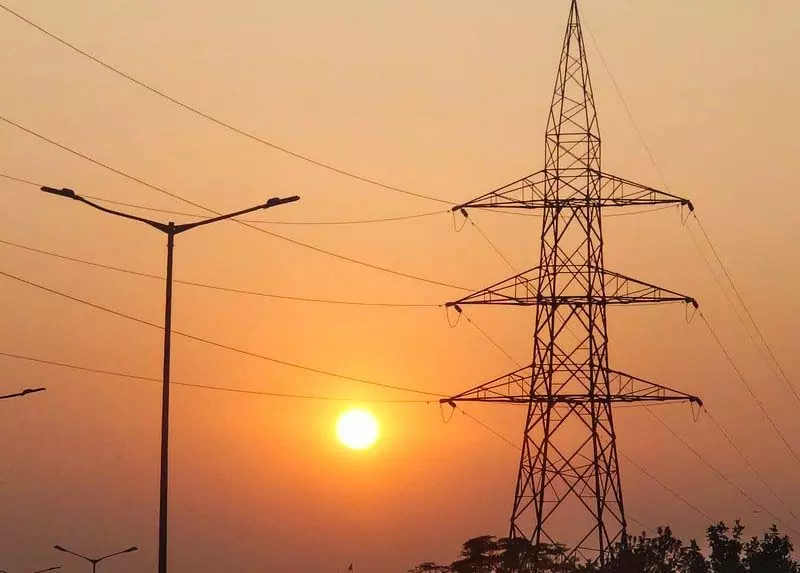 Punjab: बिजली की मांग 12,700 मेगावाट के पार पहुंची Punjab: बिजली की मांग 12,700 मेगावाट के पार पहुंची