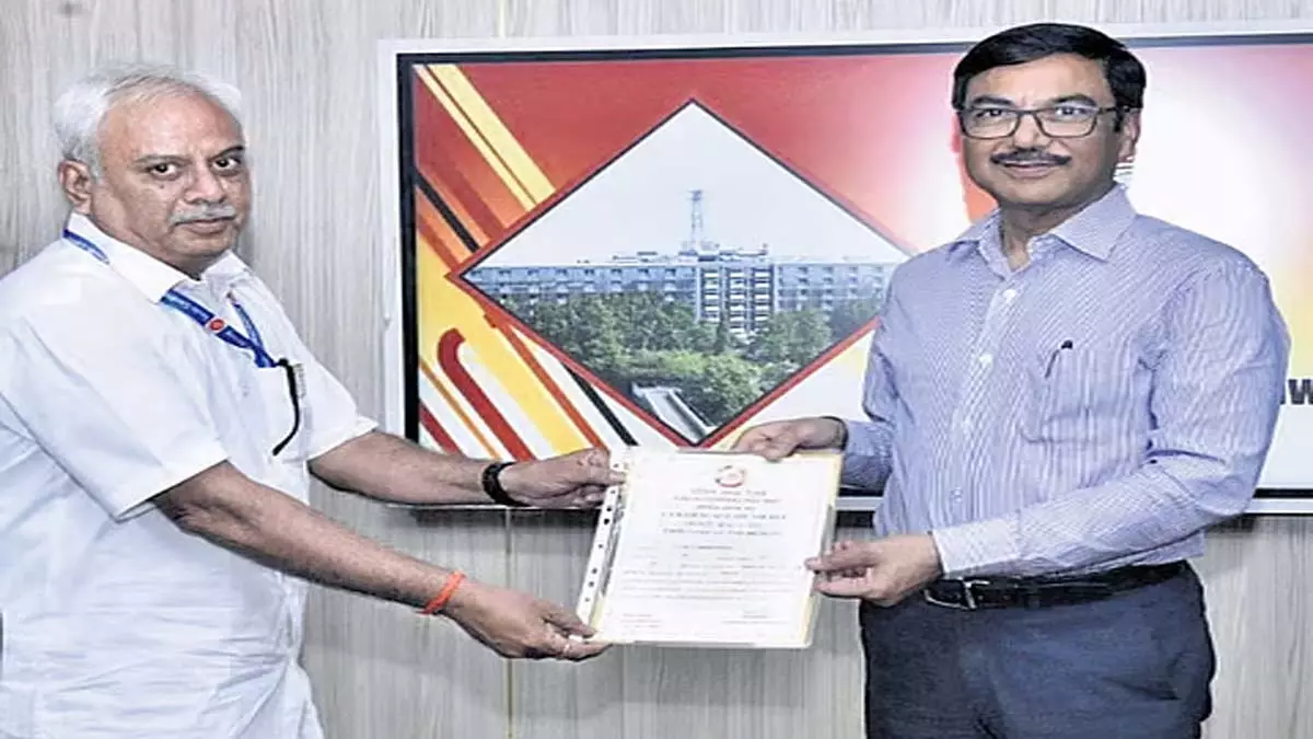 एससीआर ने कर्मचारियों को मैन ऑफ द मंथ सुरक्षा पुरस्कार प्रदान किए एससीआर ने कर्मचारियों को मैन ऑफ द मंथ सुरक्षा पुरस्कार प्रदान किए