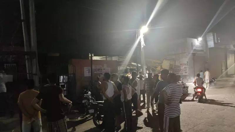 Haryana : लंबे समय तक बिजली कटौती से सिरसा निवासियों की नींद उड़ी Haryana : लंबे समय तक बिजली कटौती से सिरसा निवासियों की नींद उड़ी