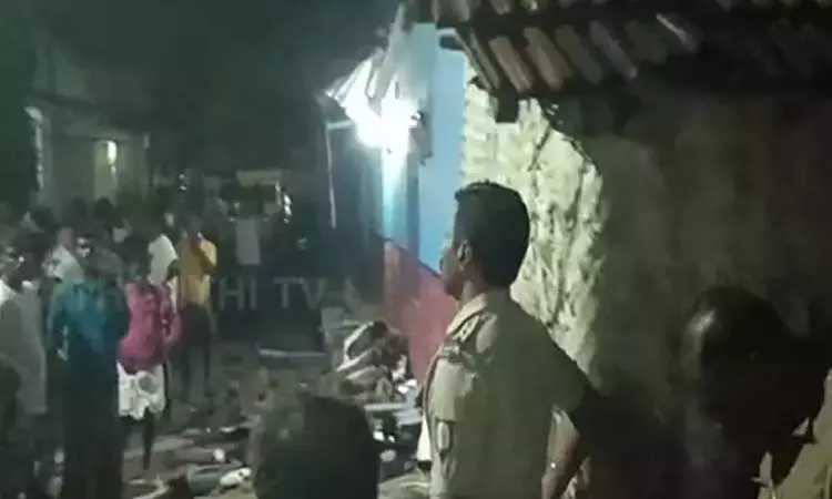 Madurai rain: दीवार गिरने से बच्चे और उसकी दादी समेत तीन की मौत Madurai rain: दीवार गिरने से बच्चे और उसकी दादी समेत तीन की मौत