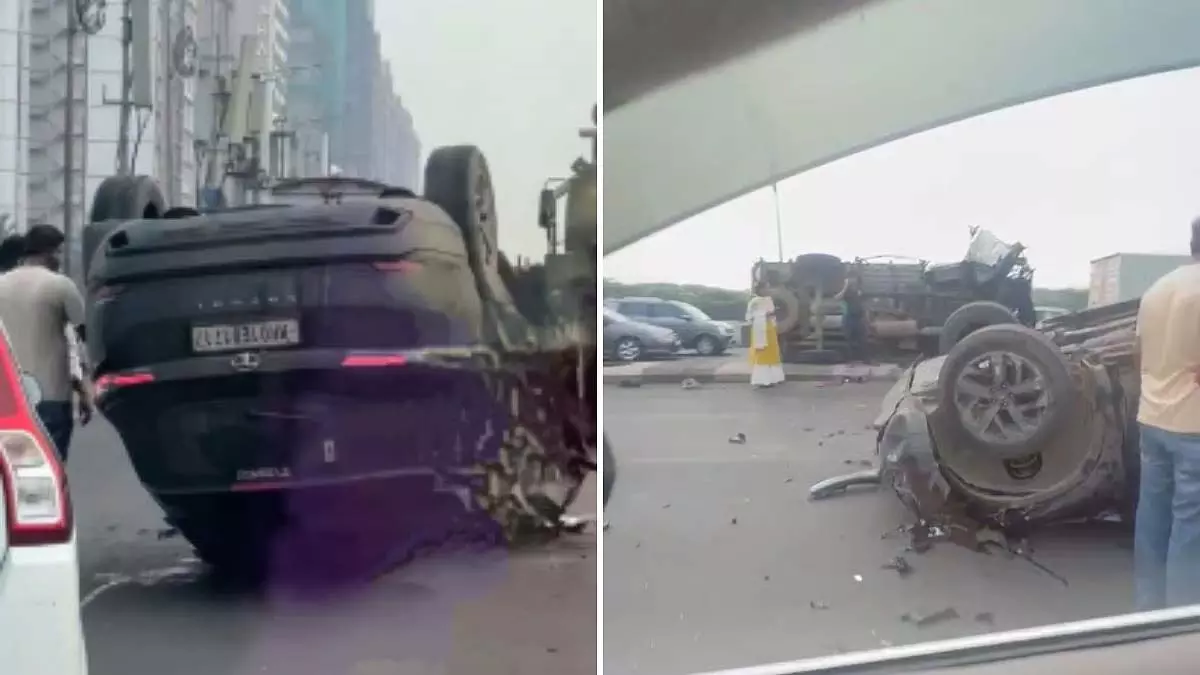 Mumbai : विक्रोली के पास ईस्टर्न एक्सप्रेस हाईवे पर टेम्पो ने कार को टक्कर मारी Mumbai : विक्रोली के पास ईस्टर्न एक्सप्रेस हाईवे पर टेम्पो ने कार को टक्कर मारी