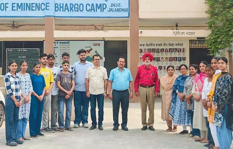 Jalandhar: चुनौतियों के बावजूद 13 छात्रों ने 90 प्रतिशत से अधिक अंक प्राप्त किए Jalandhar: चुनौतियों के बावजूद 13 छात्रों ने 90 प्रतिशत से अधिक अंक प्राप्त किए